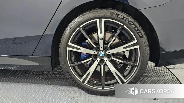 BMW 5 Series (G60) id 4617465 из Кореи 13