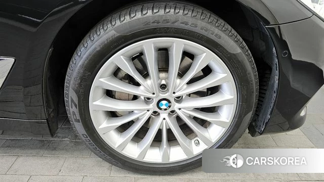 BMW 5 Series (G30) id 4245363 из Кореи 13