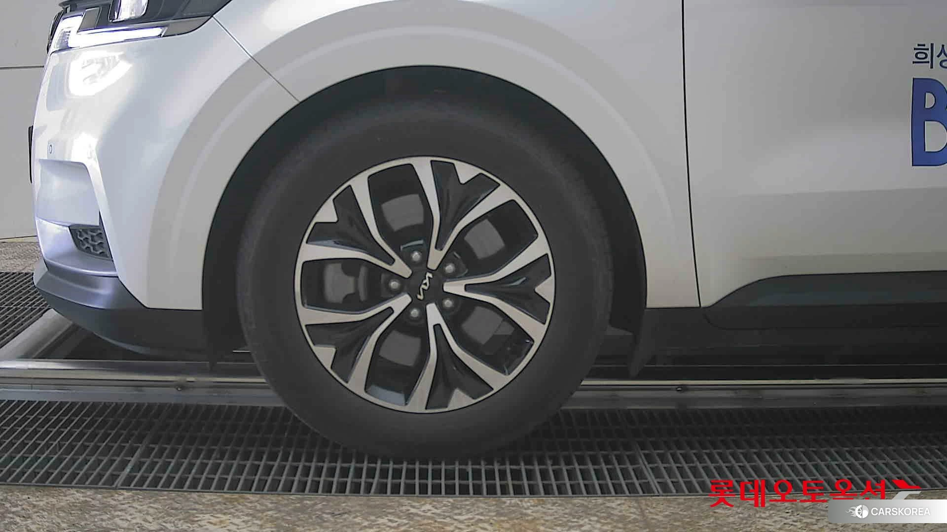 Kia Carnival id 3882178 из Кореи 13