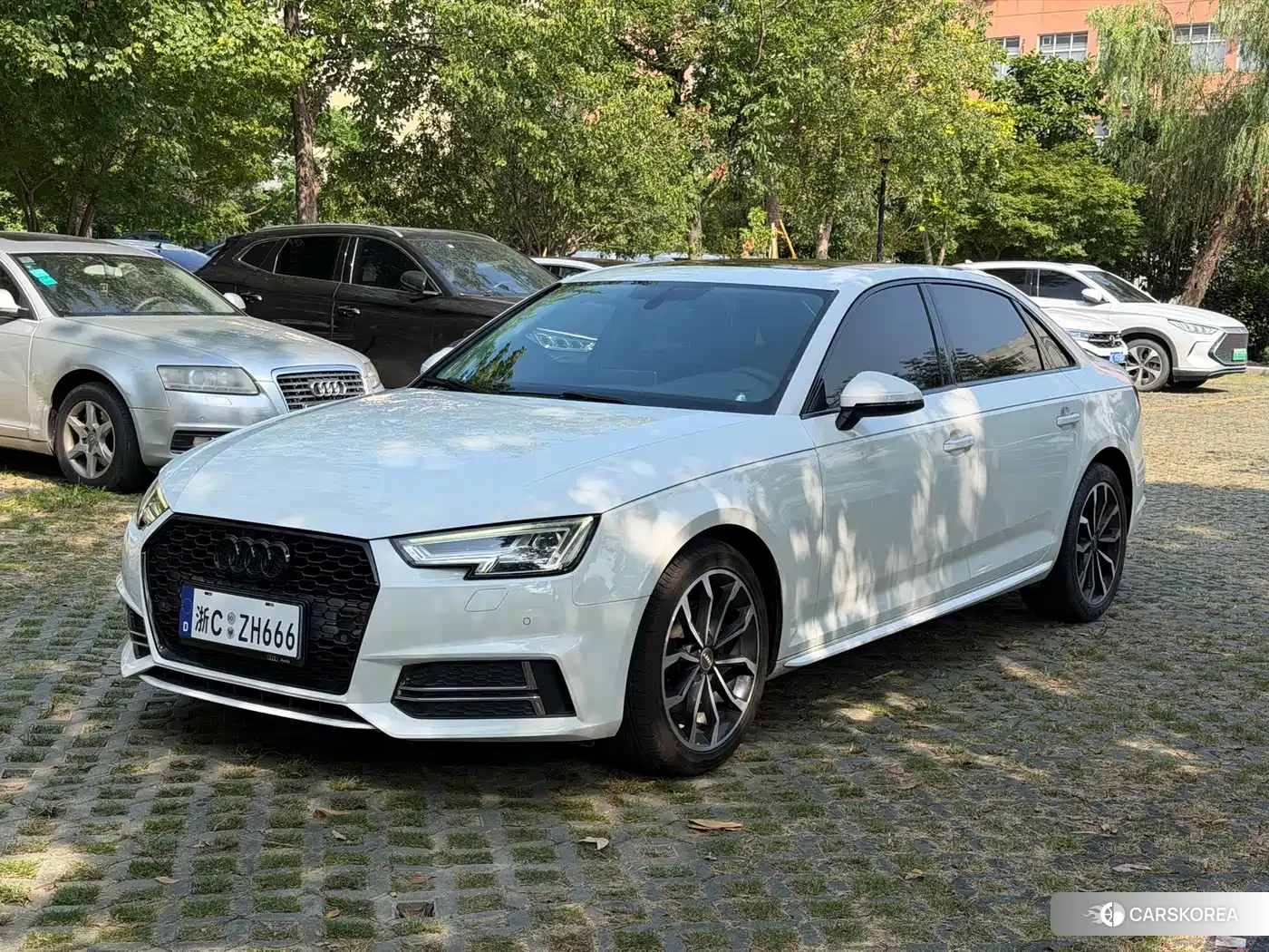 Audi A4L id 4680720 из Китая 13