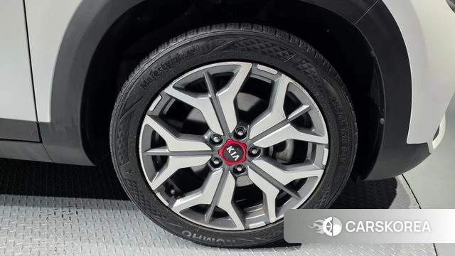 Kia Seltos id 4294418 из Кореи 13