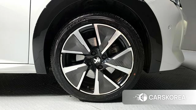 Peugeot e-208 second Generation id 4415858 из Кореи 13