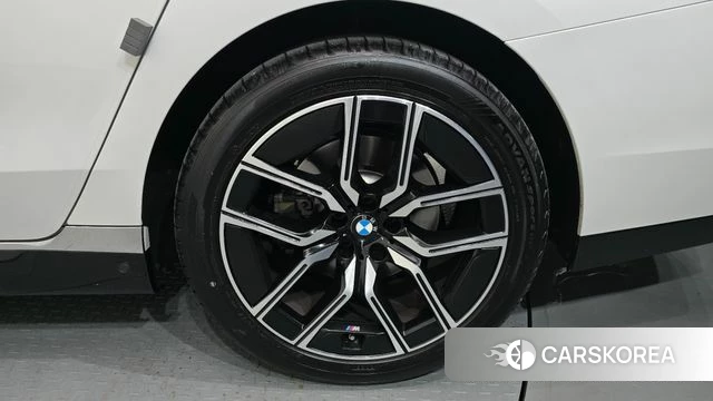 BMW 7 Series (G70) id 4665292 из Кореи 13