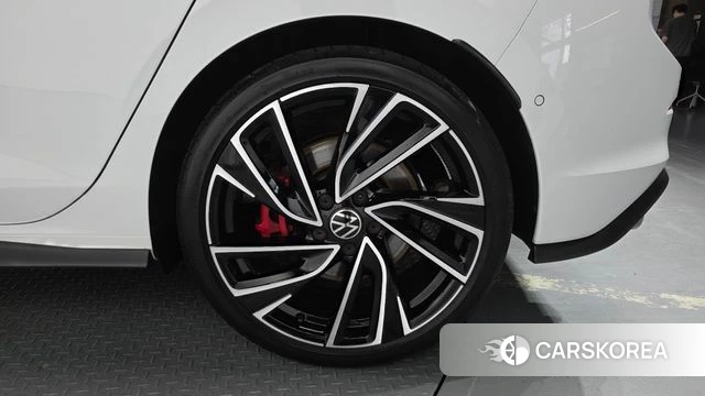 Volkswagen Golf 8th Generation id 4879840 из Кореи 13