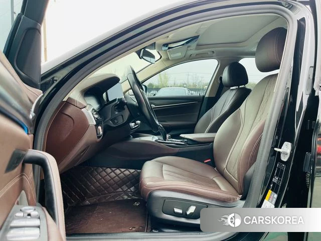 BMW 5 series PHEV id 4210303 из Китая 13