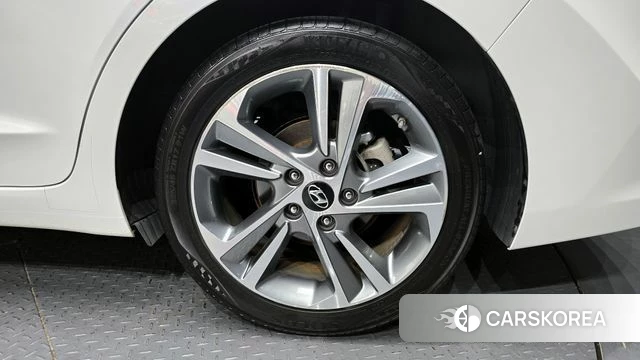 Hyundai Avante AD id 4397783 из Кореи 13