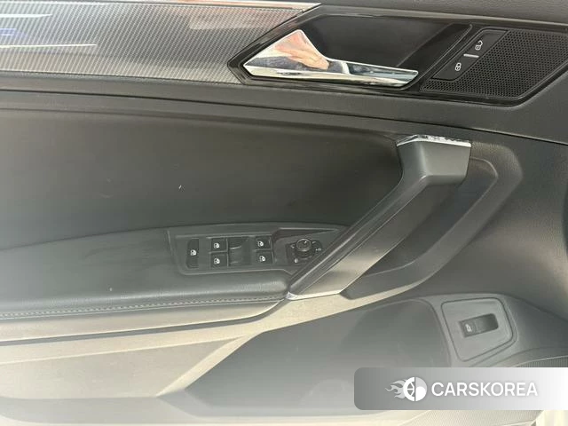 Volkswagen Tiguan L id 4198951 из Китая 13