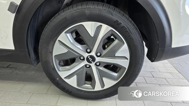 Kia Niro Plus id 4731026 из Кореи 13