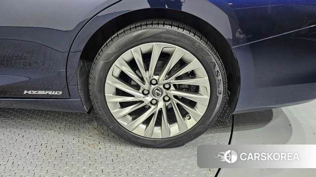Lexus ES300h 7th generation id 4447578 из Кореи 13