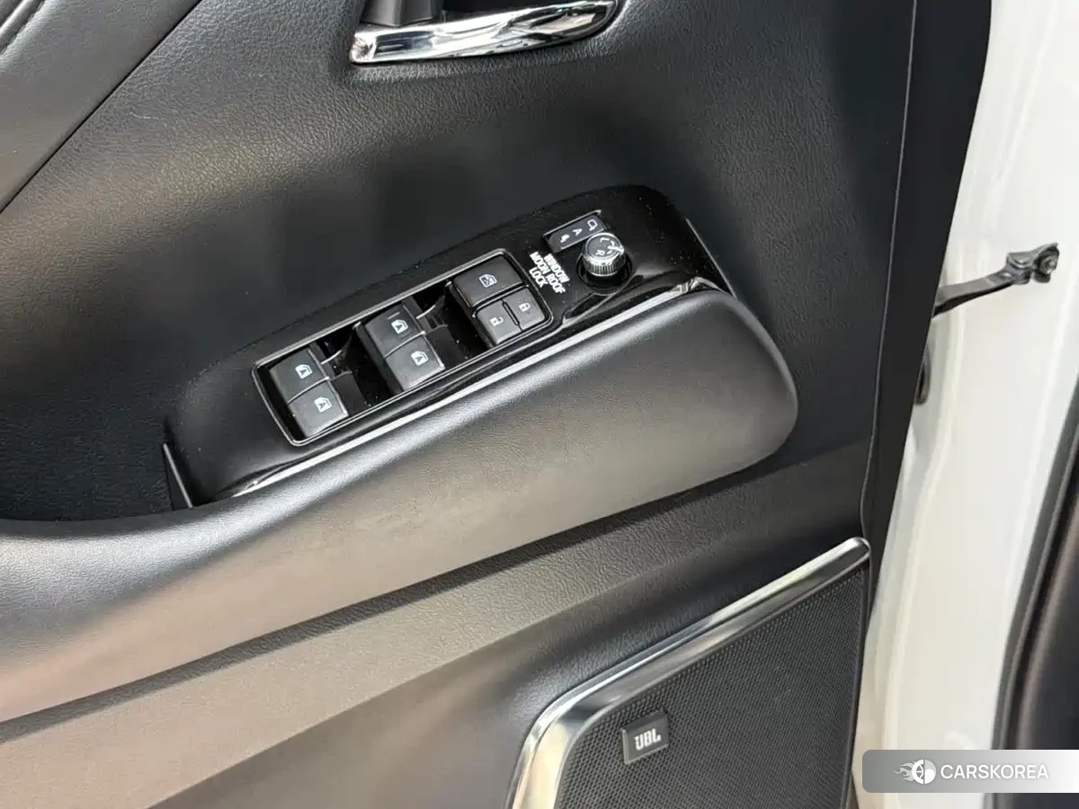 Toyota Elfa id 4679886 из Китая 13