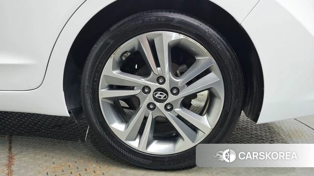 Hyundai Avante AD id 4850218 из Кореи 13