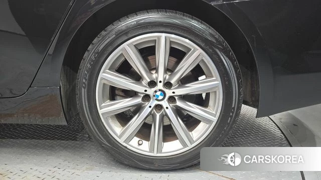 BMW 5 Series (G30) id 4496560 из Кореи 13