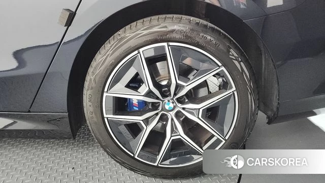 BMW 5 Series (G60) id 4584212 из Кореи 13