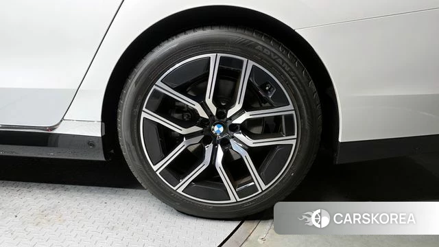 BMW 7 Series (G70) id 4407893 из Кореи 13