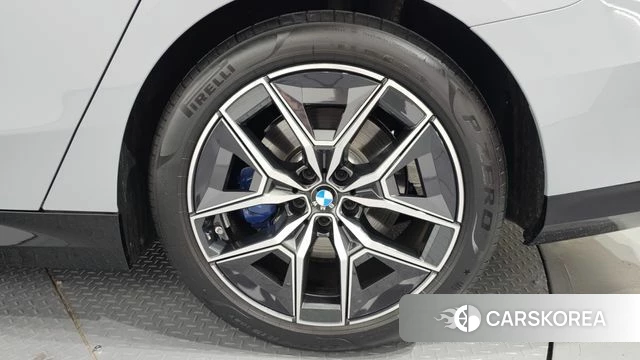 BMW 5 Series (G60) id 4749272 из Кореи 13