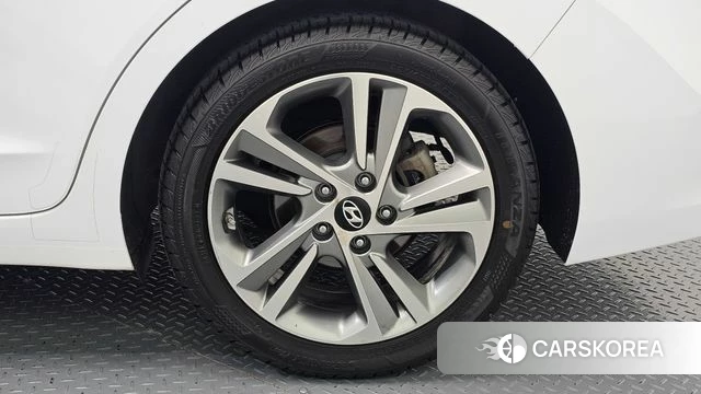 Hyundai Avante AD id 4568595 из Кореи 13