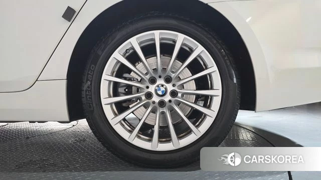BMW 5 Series (G30) id 4573914 из Кореи 13