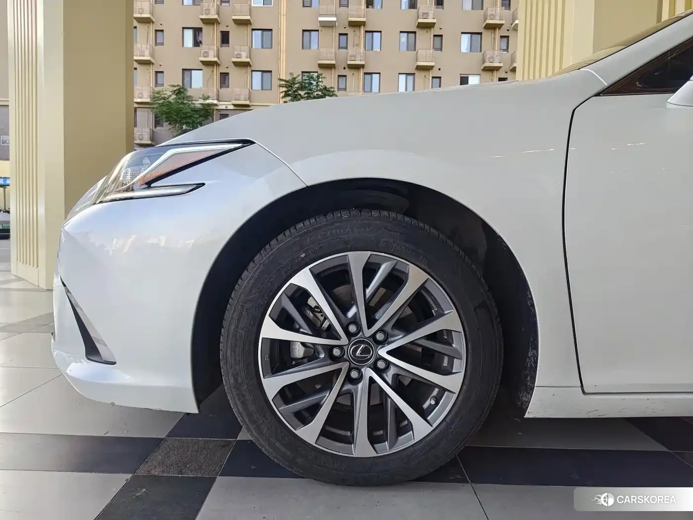 Lexus ES id 4669411 из Китая 13