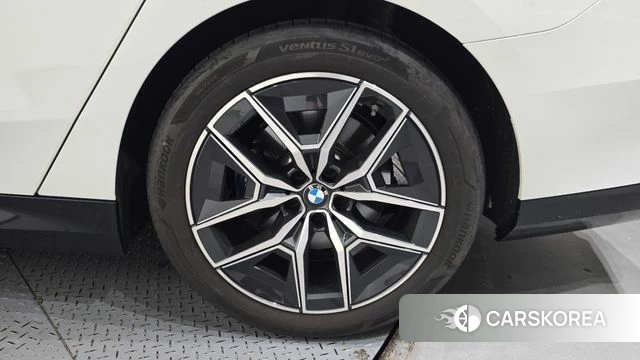 BMW 5 Series (G60) id 4394764 из Кореи 13