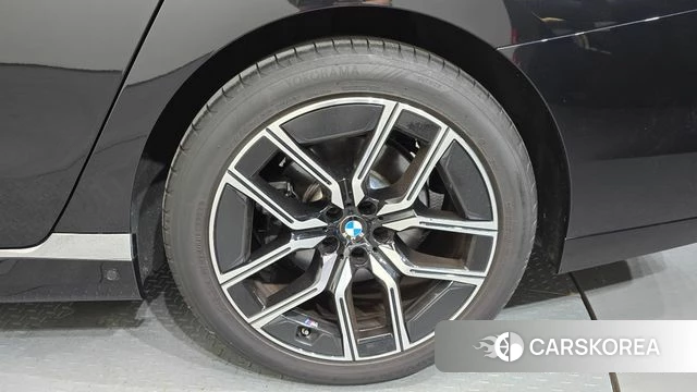 BMW 7 Series (G70) id 4400606 из Кореи 13