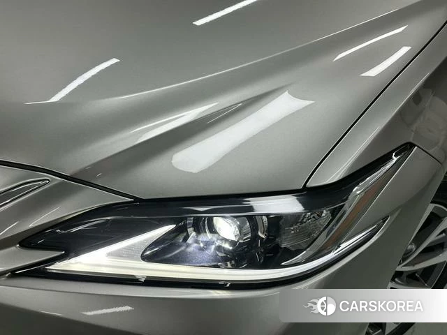 Lexus ES id 4279299 из Китая 13