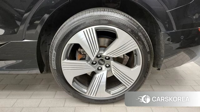 Audi e-Tron id 4293227 из Кореи 13