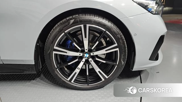BMW 5 Series (G60) id 4456180 из Кореи 13