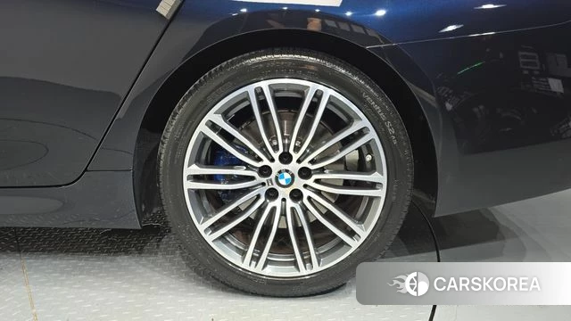 BMW 5 Series (G30) id 4855862 из Кореи 13