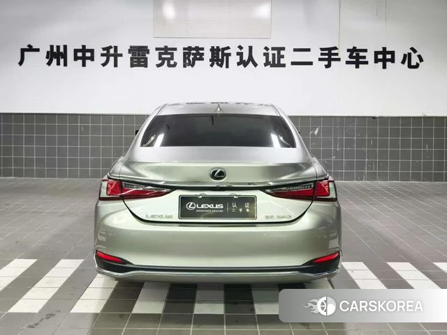 Lexus ES id 4321290 из Китая 13