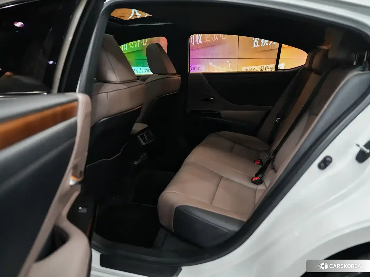 Lexus ES id 4539106 из Китая 13