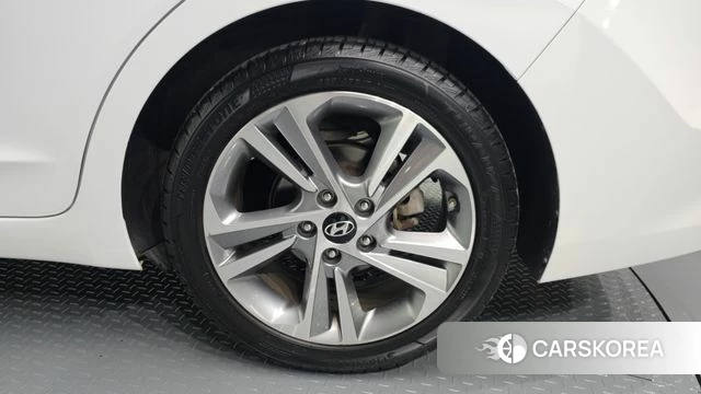 Hyundai Avante AD id 4345781 из Кореи 13