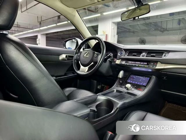 Lexus CT id 4221293 из Китая 13