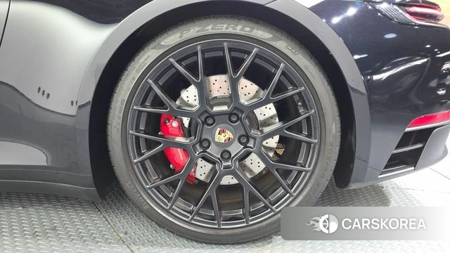 Porsche 911(992) id 4368850 из Кореи 13