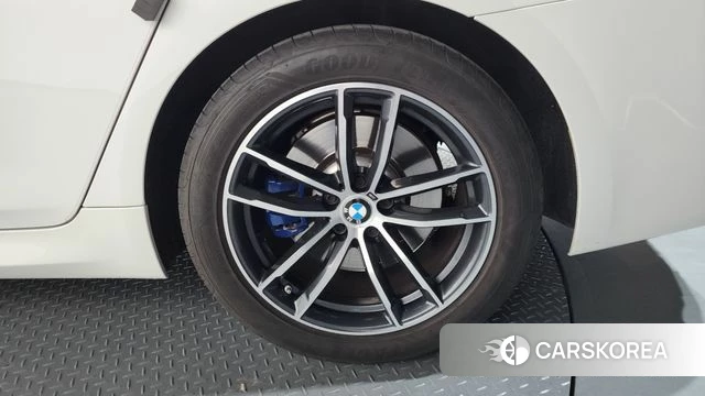 BMW 5 Series (G30) id 4362027 из Кореи 13