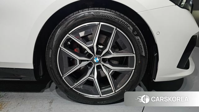 BMW 5 Series (G60) id 4413692 из Кореи 13