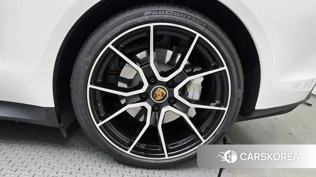 Porsche Taycan id 4578971 из Кореи 13