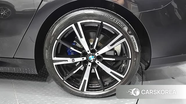BMW 5 Series (G60) id 4462383 из Кореи 13