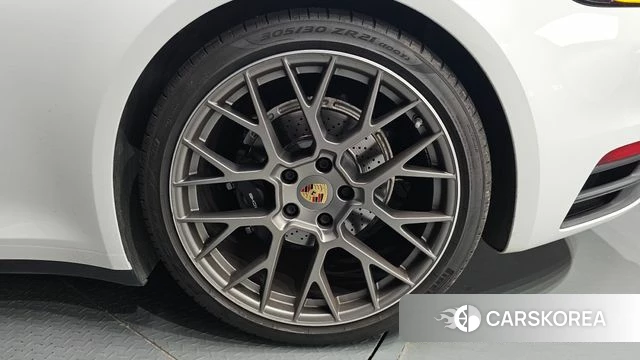 Porsche 911(992) id 4666814 из Кореи 13