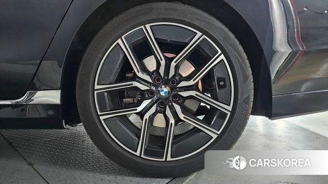 BMW 7 Series (G70) id 4505307 из Кореи 13