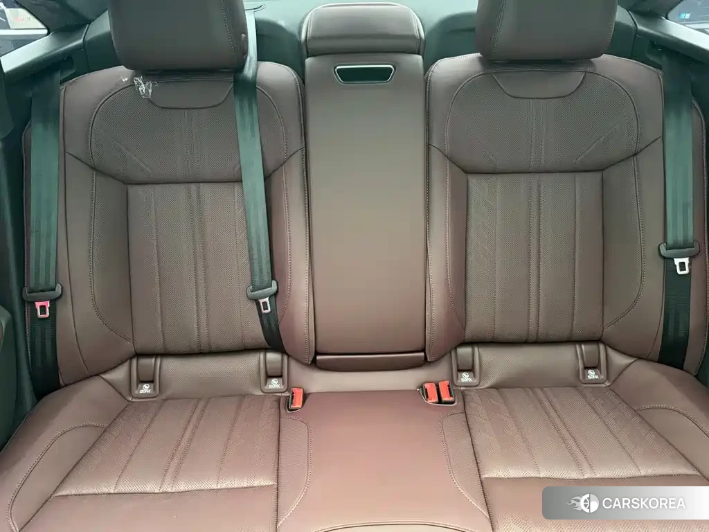 Audi A6L id 4649344 из Китая 13