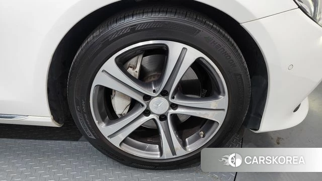 Mercedes-Benz E-Class W213 id 4294985 из Кореи 13