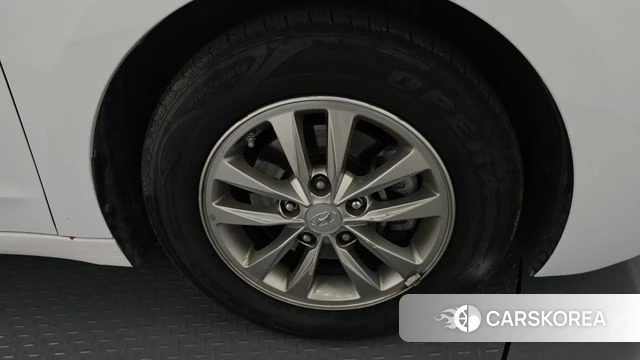 Hyundai The New Avante AD id 4397498 из Кореи 13