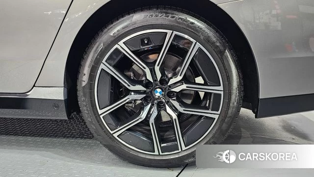 BMW 7 Series (G70) id 4590595 из Кореи 13