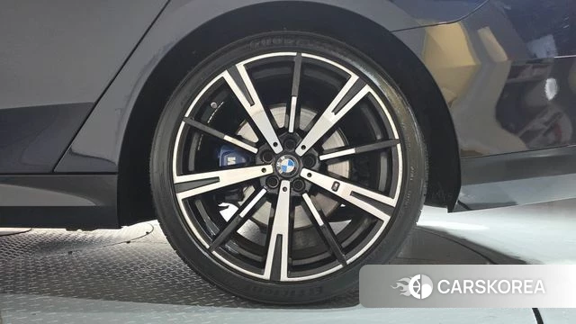 BMW 5 Series (G60) id 4739461 из Кореи 13