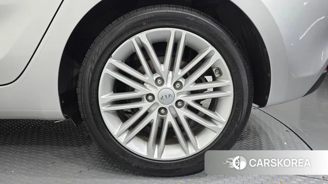 Kia The New Carens id 4765469 из Кореи 13