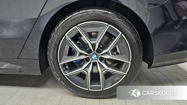 BMW 5 Series (G60) id 4200944 из Кореи 13