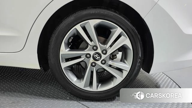 Hyundai Avante AD id 4508542 из Кореи 13