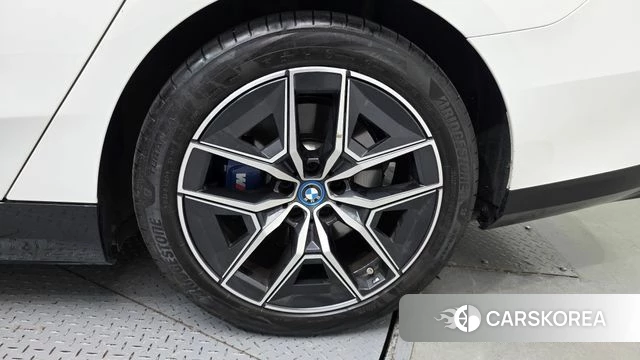 BMW i5 (G60) id 4897885 из Кореи 12
