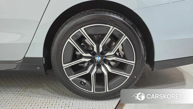BMW 7 Series (G70) id 4570909 из Кореи 13