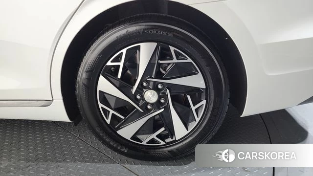 Hyundai The New Grandeur IG Hybrid id 4383116 из Кореи 13